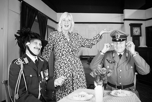 Allo Allo-001