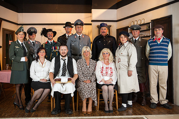 Full Cast-
